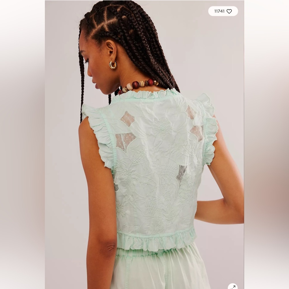 Free People All The Ways Eyelets Lace Embroidered Ruffles Cute Top XL - Picture 2 of 7